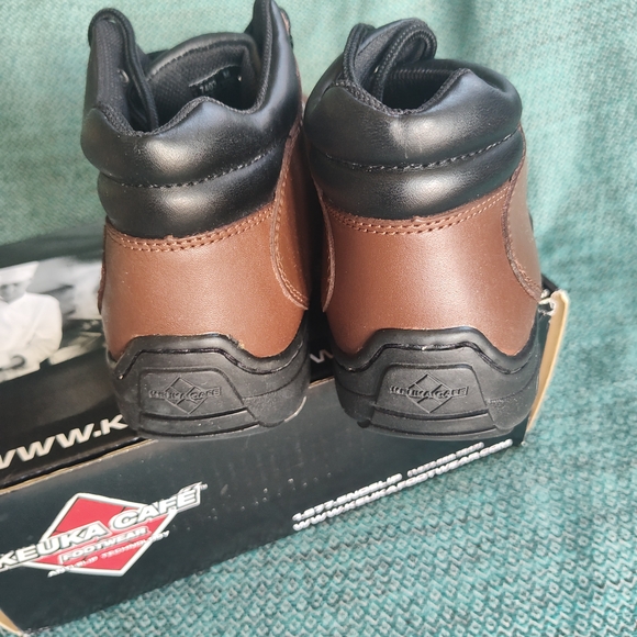 Vintage Kueka Women's Brown Slip Resistant Boots - Picture 4 of 5